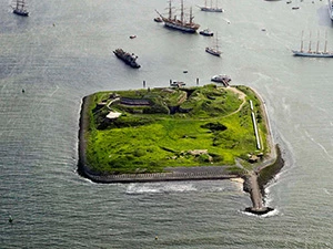 Voyage de motivation Pays-Bas : Île du Fort IJmuiden dans la mer à 1250 km de Marseille